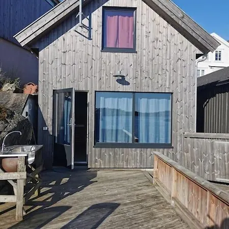 Ferie Pa Bryggekanten I Kristiansand, Flekkeroy, Batutleie I Sommerhalvaret * Kristiansand