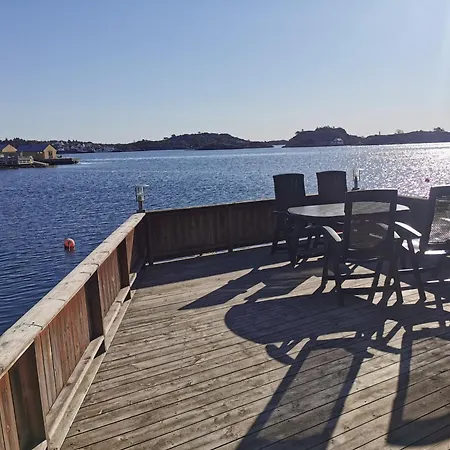 Ferie Rett Pa Bryggekanten I Kristiansand, Flekkeroy, Batutleie Kristiansand