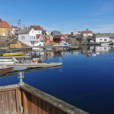 Ferie Pa Bryggekanten I Kristiansand, Flekkeroy, Batutleie I Sommerhalvaret Ferienhaus