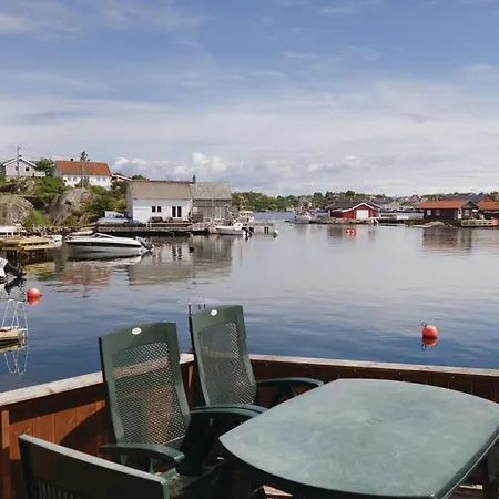Ferie Pa Bryggekanten I Kristiansand, Flekkeroy, Batutleie I Sommerhalvaret Ferienhaus Kristiansand