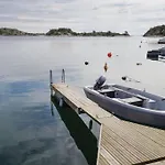 Ferie Rett Pa Bryggekanten I Kristiansand, Flekkeroy, Batutleie Ferienhaus