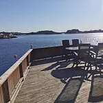 Ferie Rett Pa Bryggekanten I Kristiansand, Flekkeroy, Batutleie Kristiansand